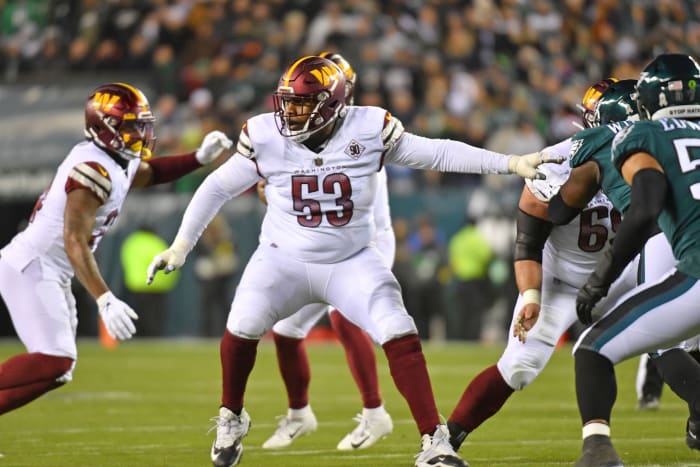 Washington guard Trai Turner (53) blocks against the Philadelphia Eagles. Mandatory Credit: Eric Hartline-USA TODAY Sports